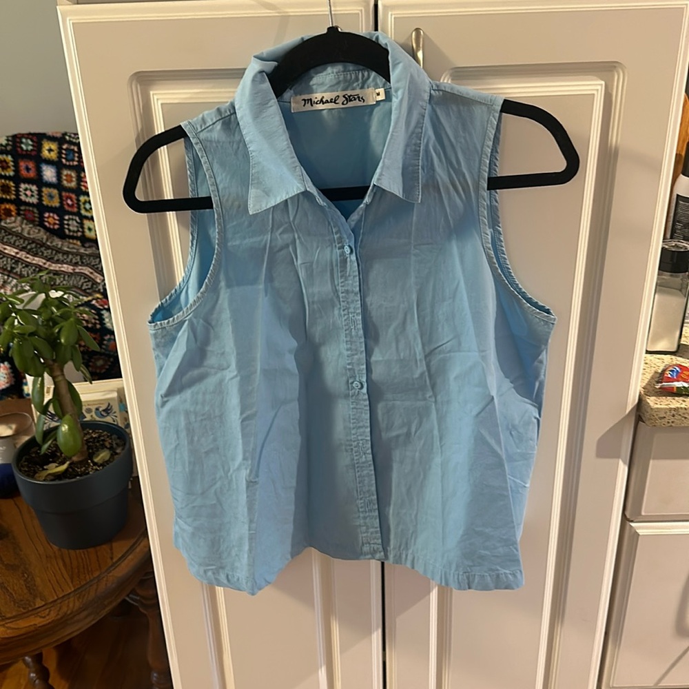 100% cotton sleeveless collared shirt